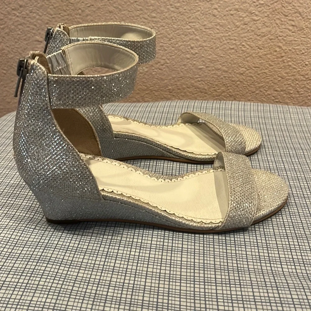 Girls Sz 3 Nordstrom 1901 Silver Sparkly Wedge Heels